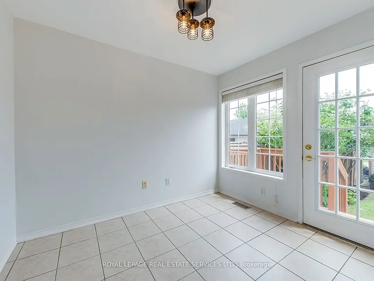 204 Roxton Rd — Photo 14