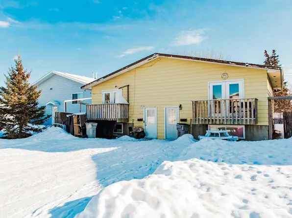 9303 N 101st Ave, Grande Prairie, AB T8V 0W5