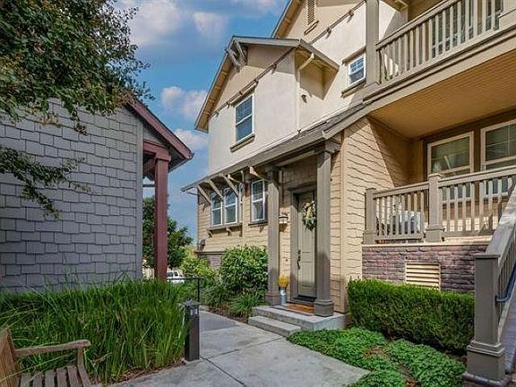 3rd image of 168 Gillette Pl