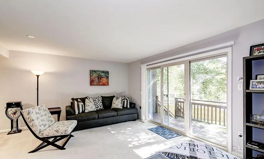 21 Gentry Ct — Photo 2