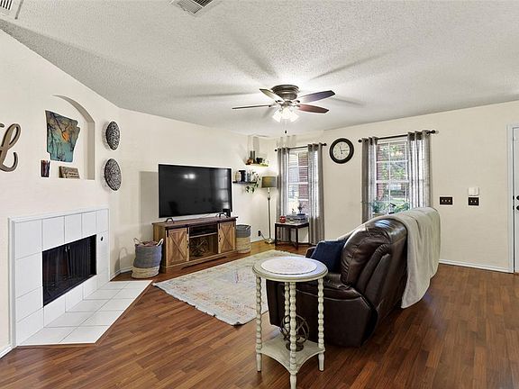5th image of 304 Grassy Creek Dr