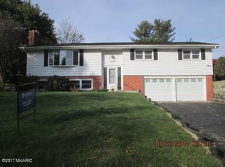 1179 Cadet Ln, Kalamazoo, MI 49009