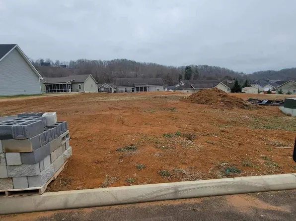 222 Mossy Rock Rd, Clinton, TN 37716