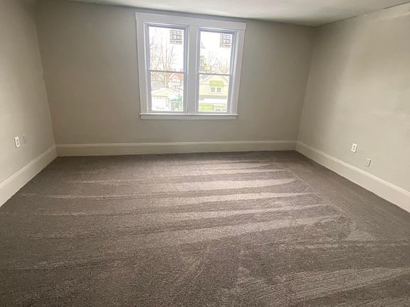 4th image of 7420 Park Ave