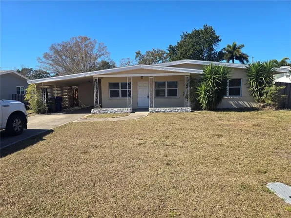 711 9th St NW, Largo, FL 33770