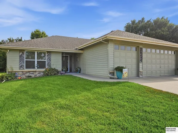 2821 Lakeside Dr, Plattsmouth, NE 68048