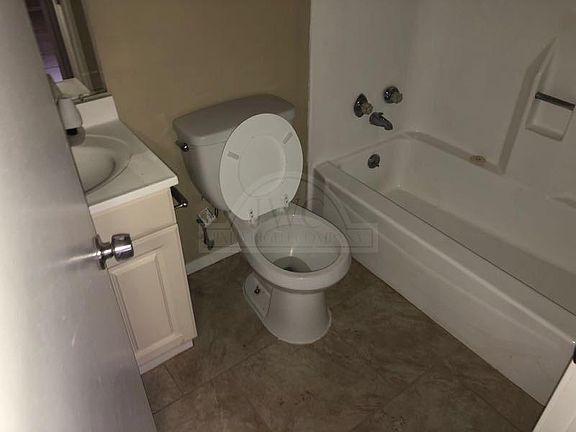 4th image of 205 W Mockingbird Ln Unit B
