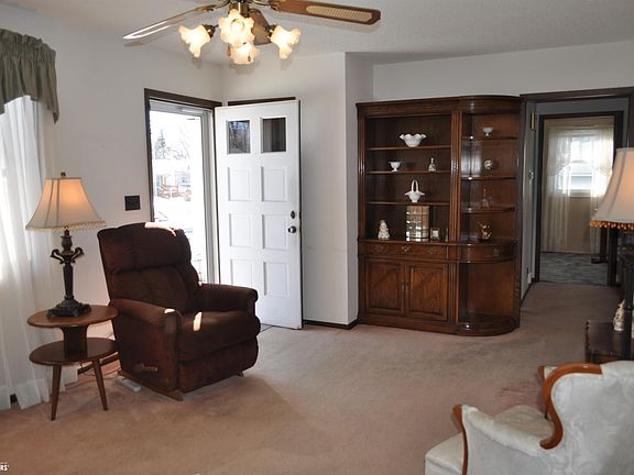 4th image of 1403 Harriet Ave