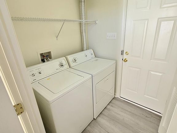 1st fl Laundry