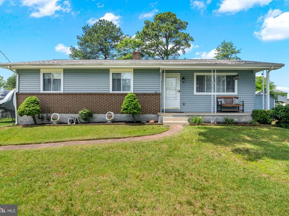 7674 Pine Haven Dr, Pasadena, MD 21122