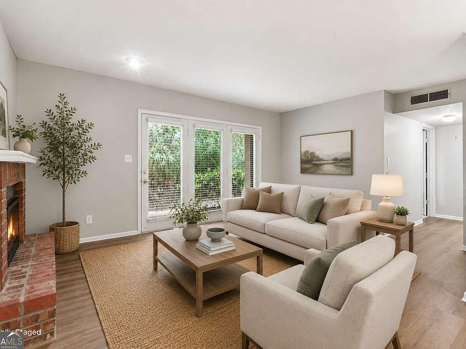 1st image of 310 Tuxworth Cir
