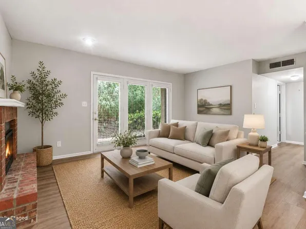 310 Tuxworth Cir, Decatur, GA 30033