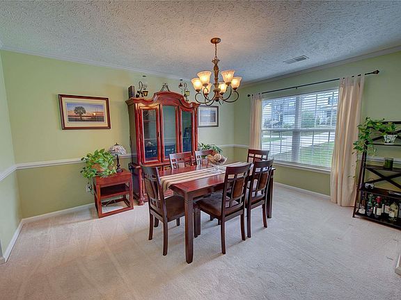 5th image of 215 Sorrel Tree Dr