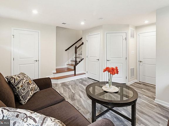 5th image of 10101 Campbell Blvd