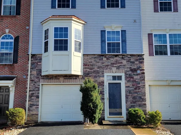 3353 Landmark Ct, Chambersburg, PA 17201