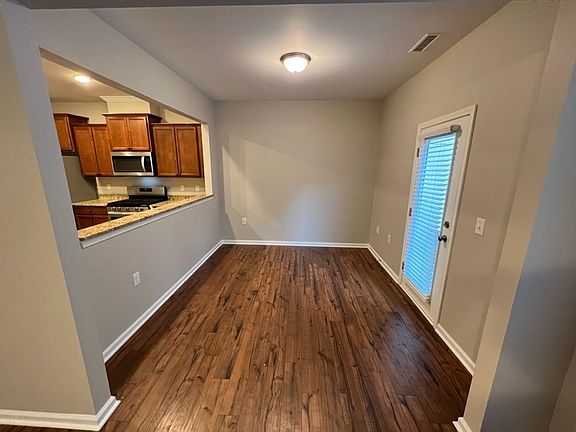 5th image of 1303 Nightshade Dr