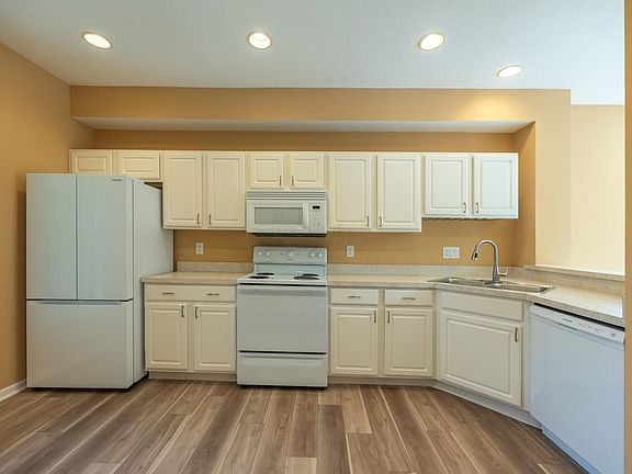 5th image of 2638 Rustling Oak Blvd