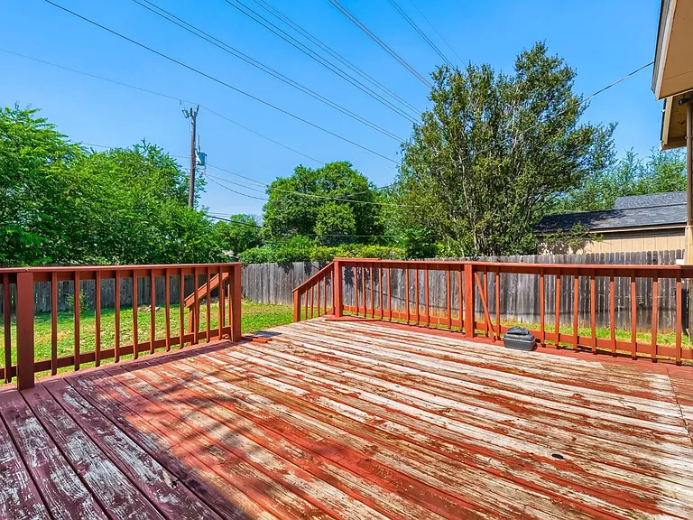 114 Conway Dr — Photo 17