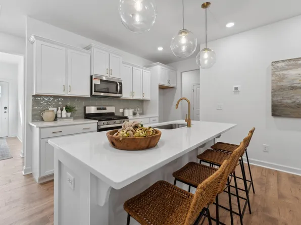 716 Bent Willow Dr #194, Clayton, NC 27527