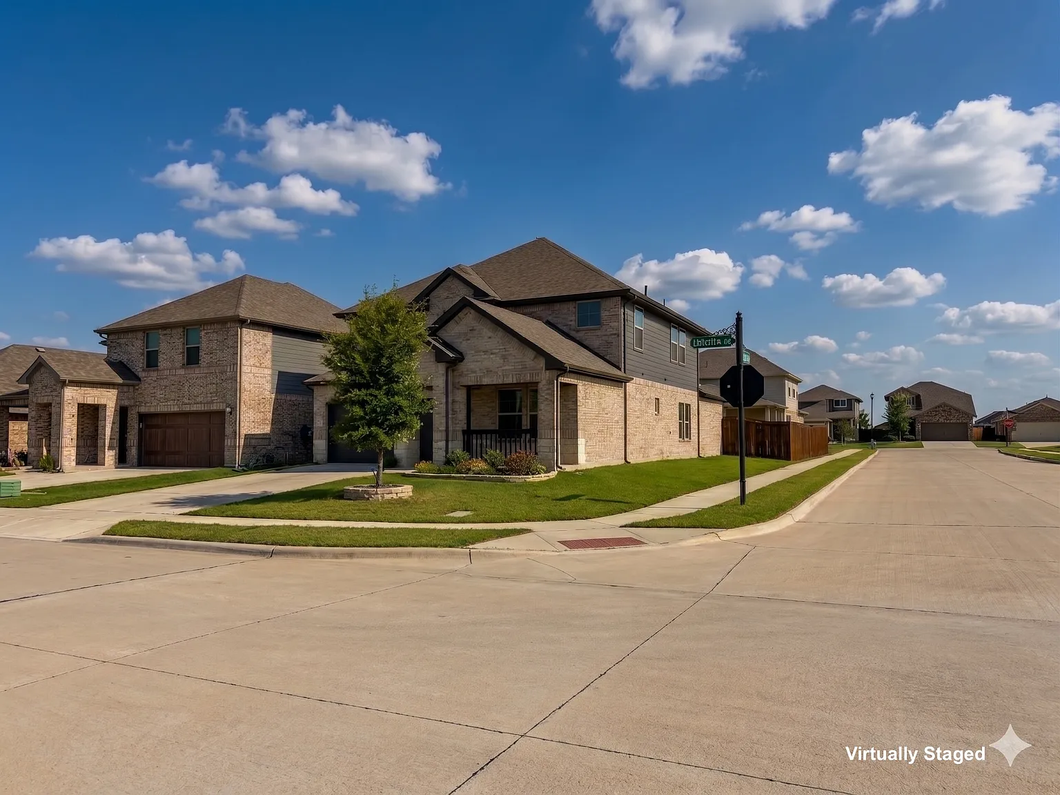 4 bed, 2886 sqft, $3,100 — Photo 2