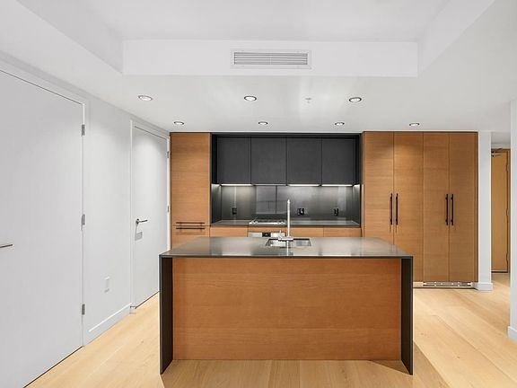 5th image of 1289 Hornby St #3210