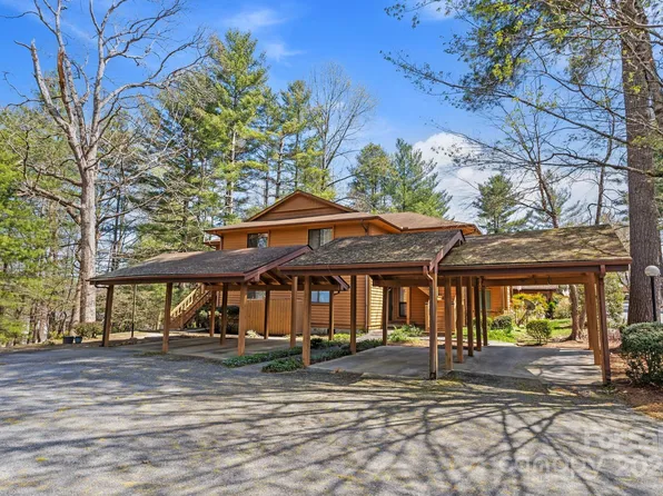 521 Courtwood Ln APT 2, Hendersonville, NC 28739