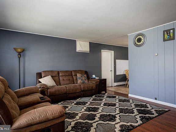 5th image of 60 Vicar Ln