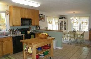 2nd image of 8 Hampshire Hills Dr