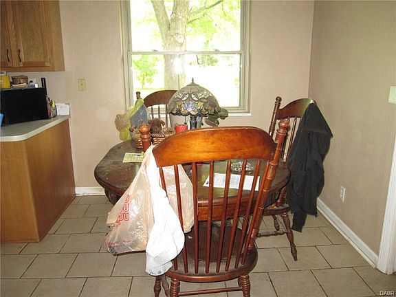 4th image of 607 Woodlawn Ave