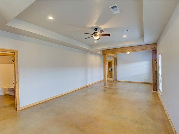 4th image of 608 W Ollie St