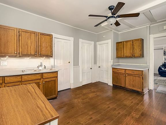 5th image of 2407 N Oakland Ave #L