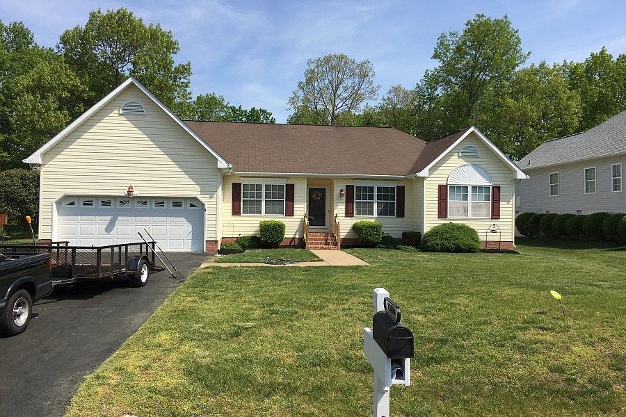 1st image of 13004 Maple Springs Dr