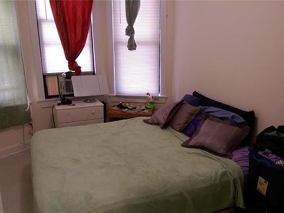 4th image of 222 Buena Vista Ave APT 1R