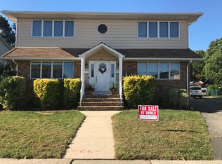 33 Renaissance Dr, Clifton, NJ 07013