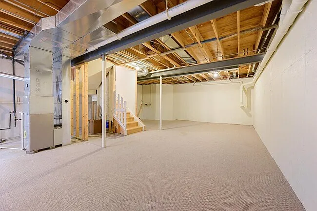 172 Mayo Ct — Photo 33