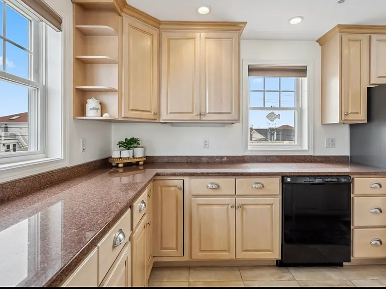 72 Plymouth St #2 — Photo 13