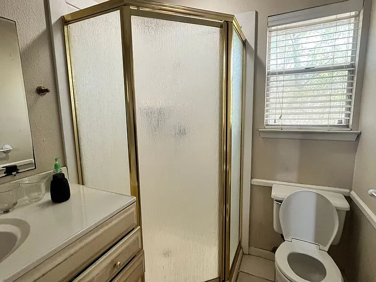 5117 Royalton Dr — Photo 8