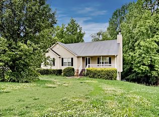 416 Arrowhatchee Dr, Winder, GA 30680