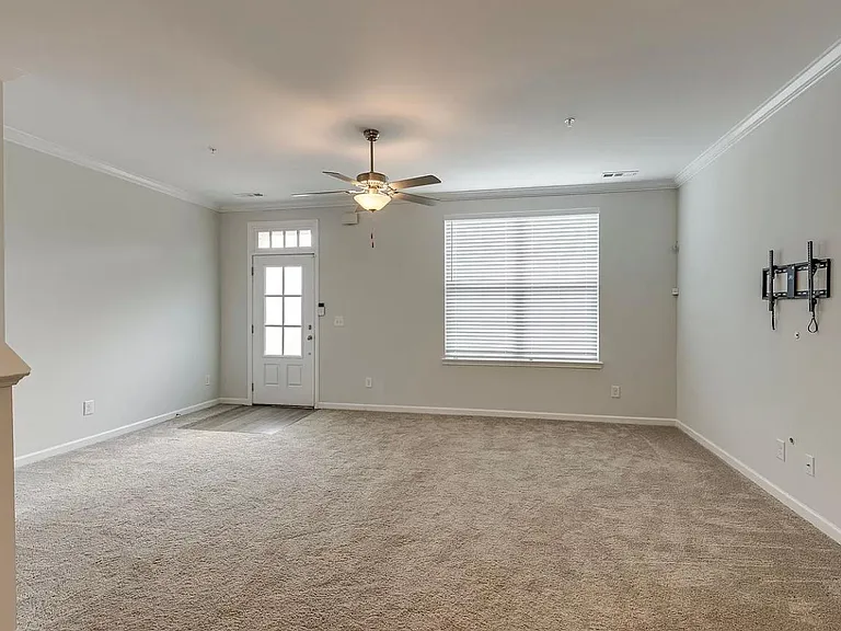 204 Kinsale Dr — Photo 17