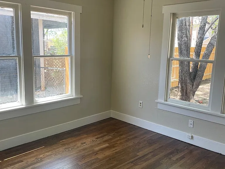 1302 Jeanette St — Photo 9