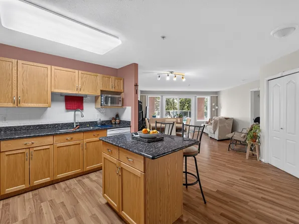 10421 42nd Ave NW #105, Edmonton, AB T6J 7C8