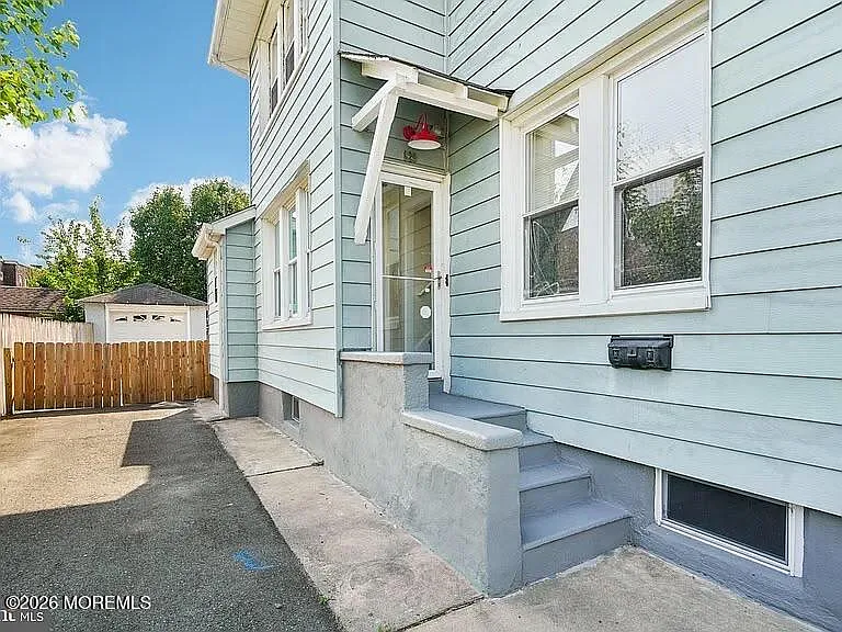 629 Johnston Ave — Photo 13