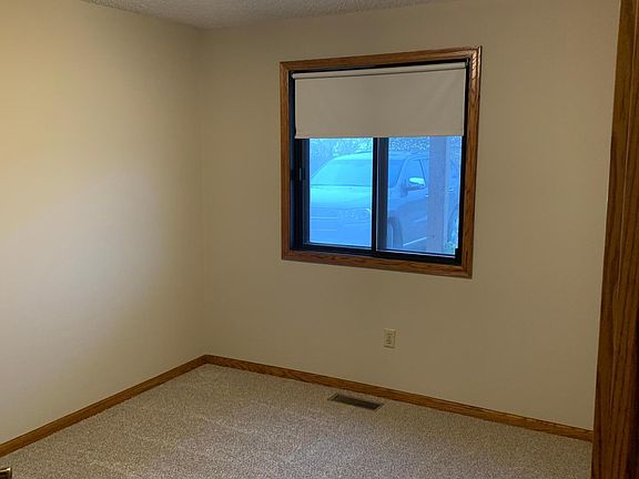 5th image of 1625 Stieger Lake Ln #103