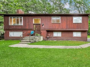 33 Balmoral Dr, Spring Valley, NY 10977