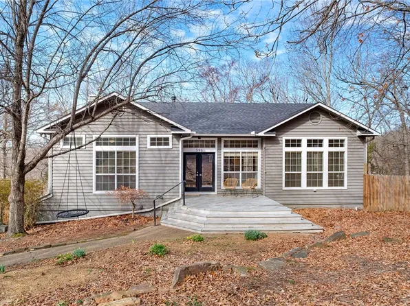 596 N Rockcliff Rd, Fayetteville, AR 72701