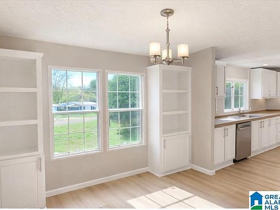 4th image of 837 Roulain Rd