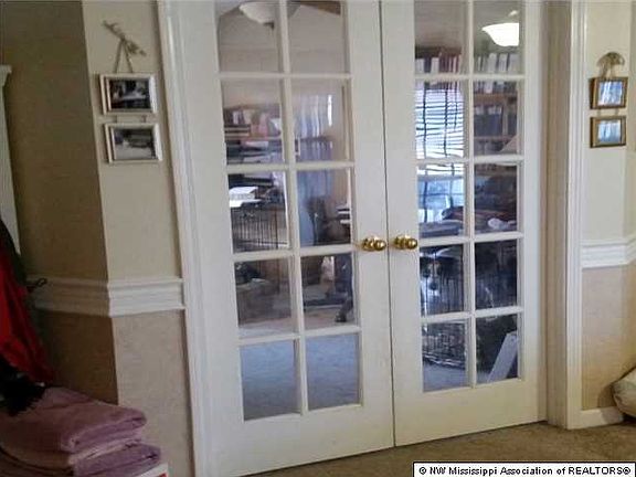 4th image of 4525 Derby Dr