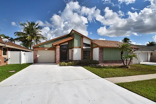 21518 Summertrace Cir Photo 1