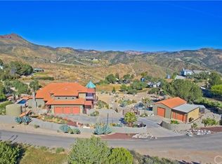 31902 Firecrest Rd, Agua Dulce, CA 91390