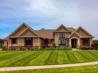 16109 Maple Dr, Urbandale, IA 50323